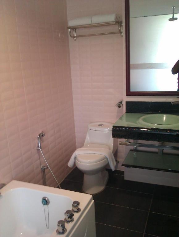 Nouvelle Hotel Johor Kulai Rum bild