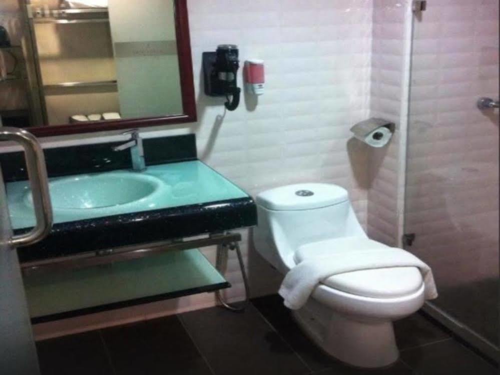 Nouvelle Hotel Johor Kulai Exteriör bild